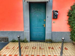 Scopri di più sull'articolo Le case colorate di Via Lincoln a Milano