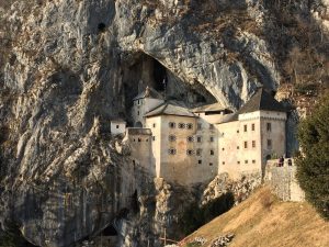 Scopri di più sull'articolo Slovenia – le Grotte di Postumia e il Castello di Predjama