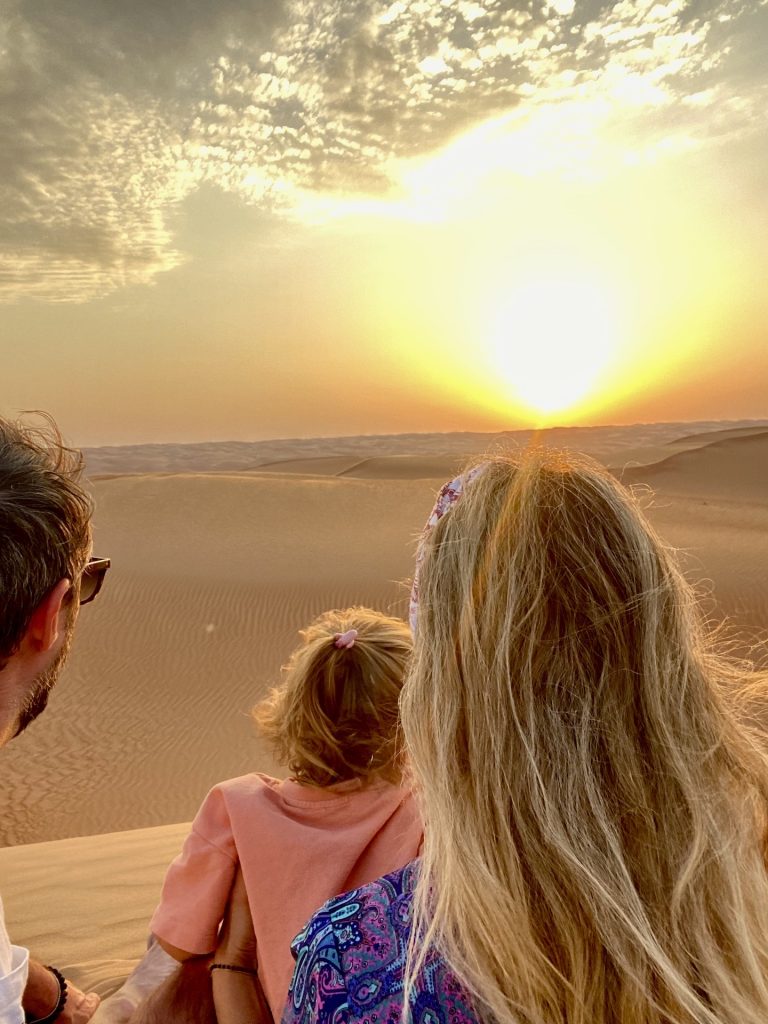 Viaggio in Oman fai da te tramonto nel deserto